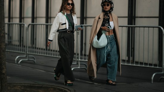 Paris m str S23 0006 street style