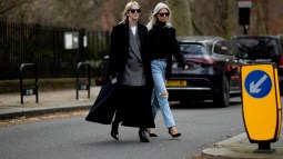 London str F22 0627 abrigos street style