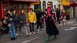 Paris str F22 1330 botas street style