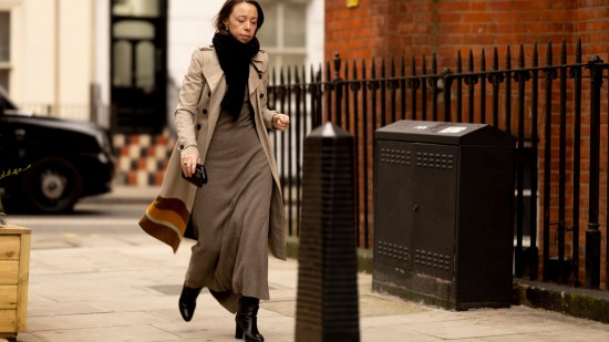 London str F23 0209 vestido street style