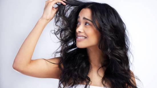 Glowlayage: la nueva técnica de coloración para el pelo que aúna mechas balayage y brillo