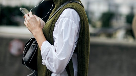 Paris str S24 0475 bolso street style