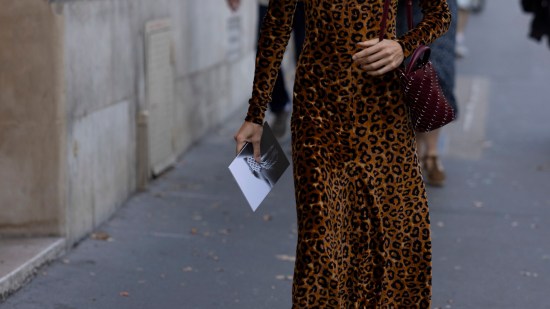 Look con estampado de leopardo
