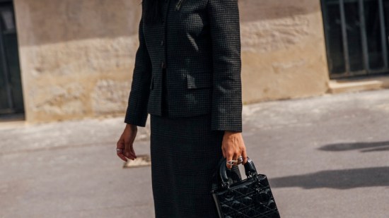 Paris str S24 0254 street style