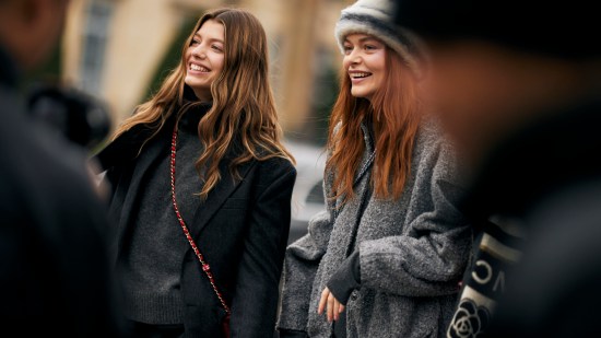 Paris HC str S24 0756 street style