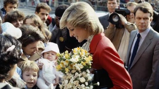 Lady Di, la princesa que se convirtió en icono de moda que jamás olvidaremos
