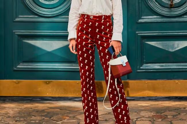 Este verano se llevan los pantalones de telas fresquitas (y estos son nuestros favoritos)