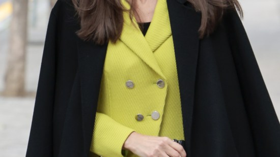 La reina Letizia con abrigo de Mango