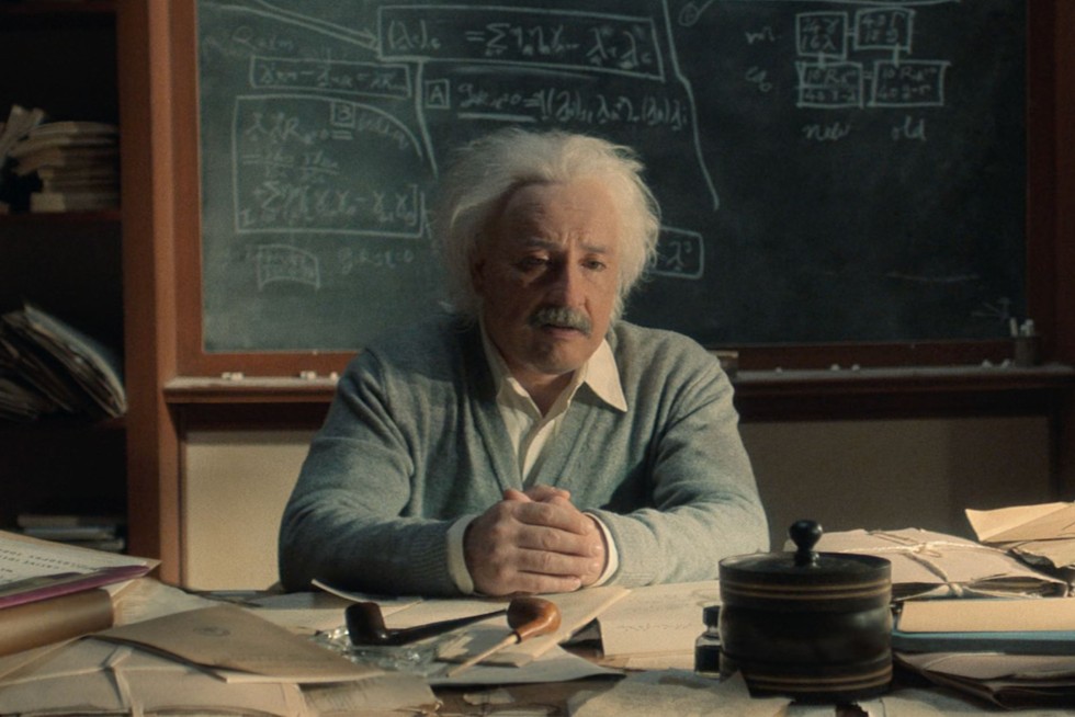 Einstein y la bomba documental