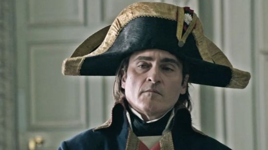 Phoenix caracterizado como Napoleón