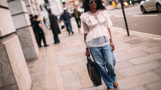 New York str S23 0223 blusas street style