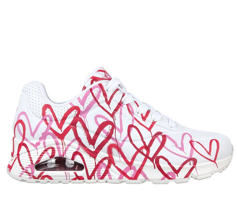Zapatillas con corazones - Imagen: Skechers