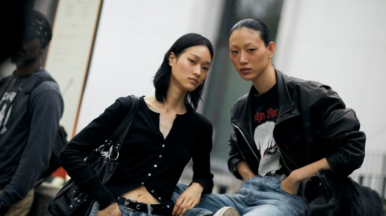 Paris str S24 1485 cazadora street style