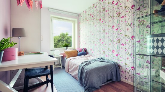 El papel pintado es una de las técnicas señaladas por Larrumbe para aportar un aire renovado a las diferentes estancias de la casa.