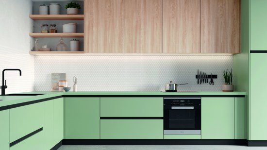 Cocina con frentes Agave en verde y Ash en los módulos superiores, de Alvic, disponibles en acabado Zenit supermate y brillo Luxe.