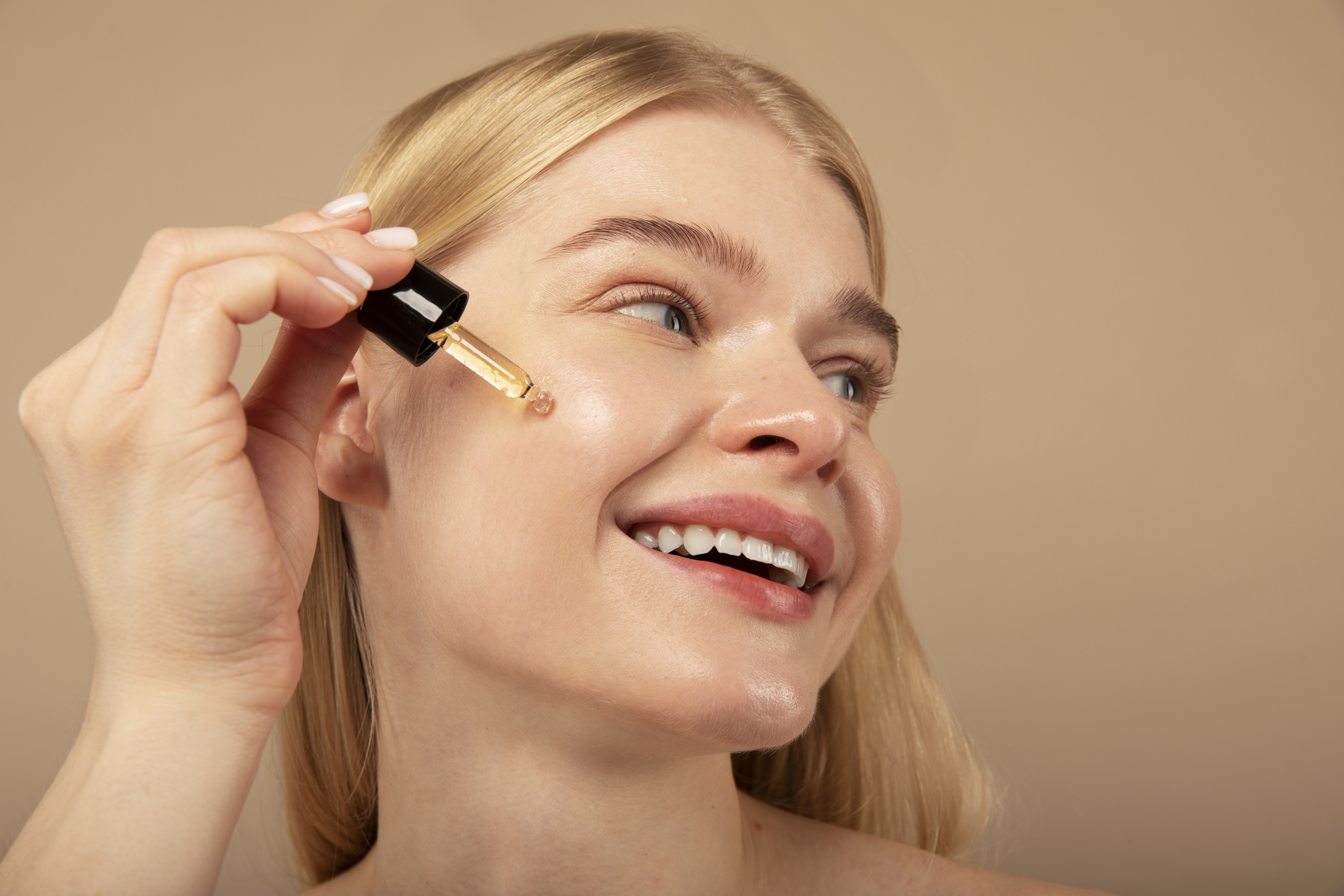 Cosméticos con retinol para frenar el envejecimiento y eliminar arrugas