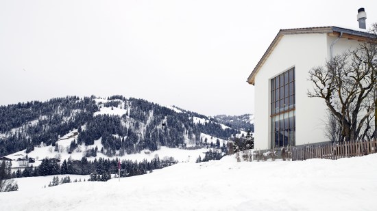 La localización de la casa es inmejorable para apreciar el entorno y sacar el máximo partido a los deportes de invierno.