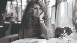 Seis poetas eróticas de lengua española con la que renovar tus títulos literarios