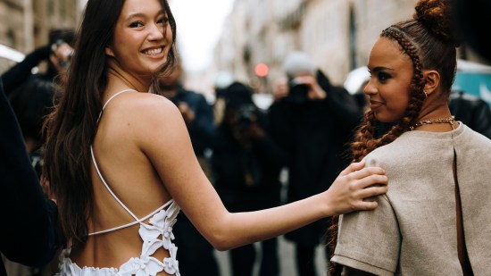Paris str F24 2507 street style