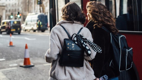 mochila street style