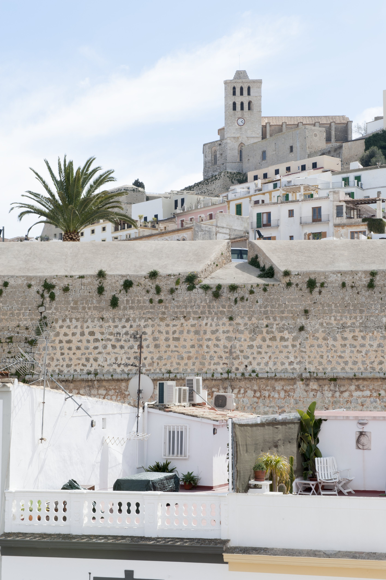 El paisajista madrileño Juan Masedo nos abre su casa de Ibiza.
