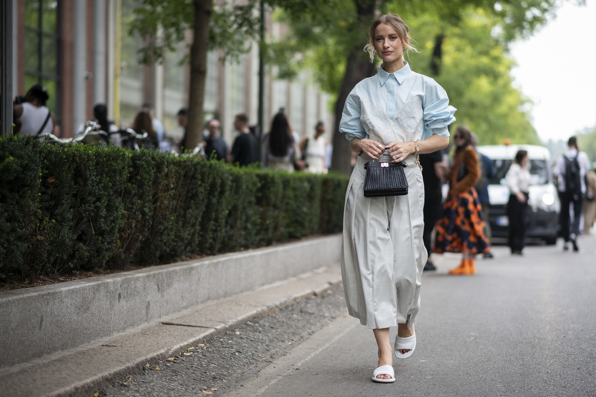 Milano str S24 0409 falda street style
