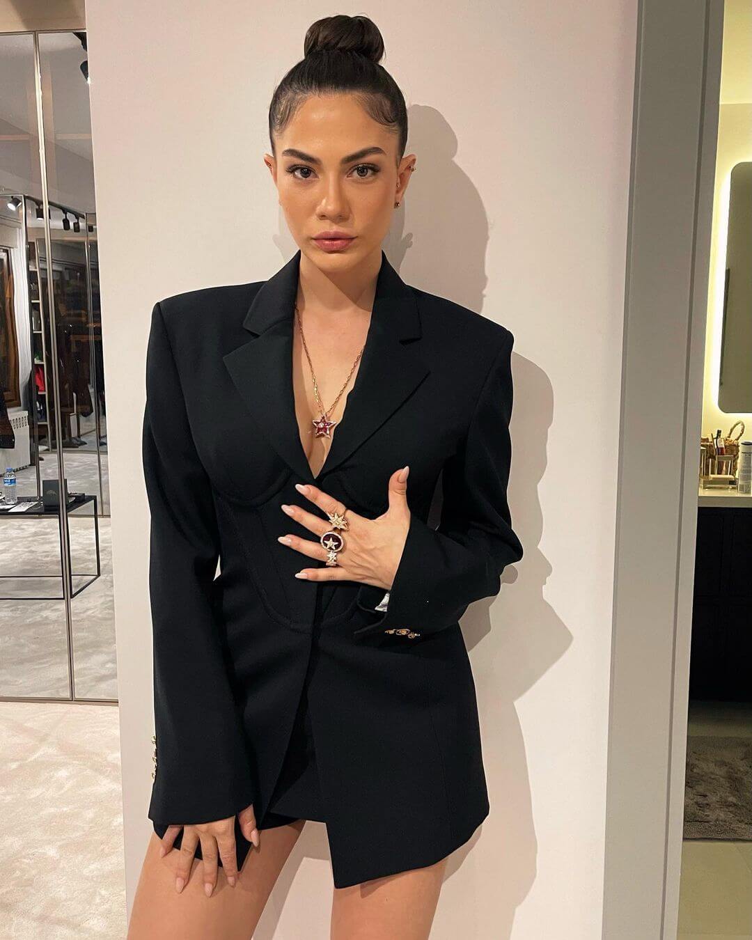 demet Özdemir