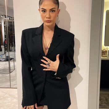 demet Özdemir