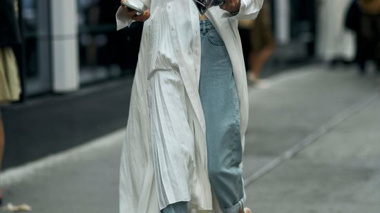 New York str S24 0314 white jeans street style