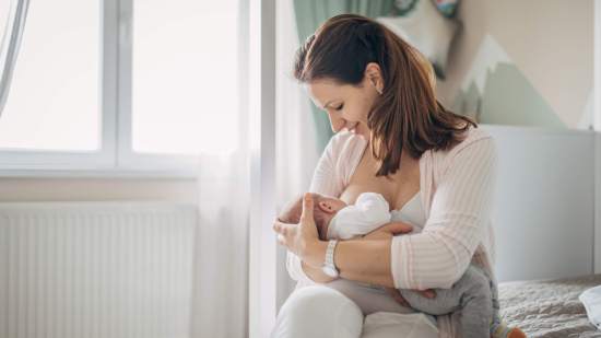 La importancia del seguimiento de la mamá y el bebé tras el parto