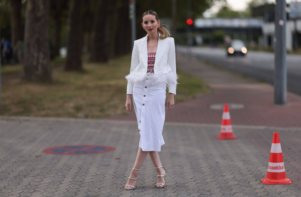 street style sandalias doradas