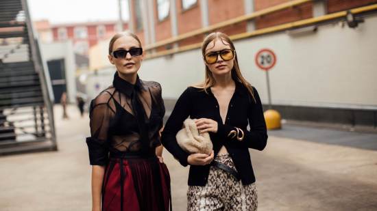 Paris str S23 2153 street style conjunto