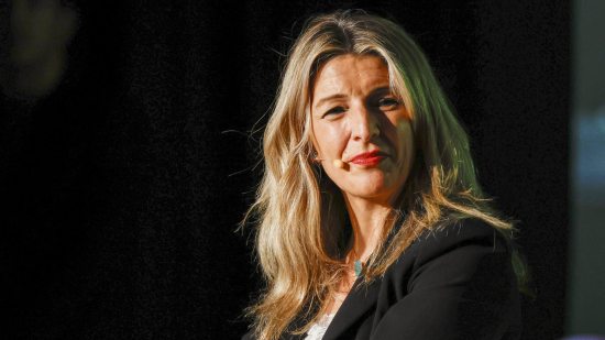 yolanda diaz estilo inditex