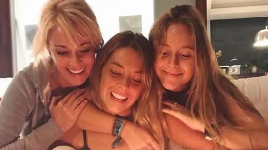 Belén y sus hijas Belén y Lucía