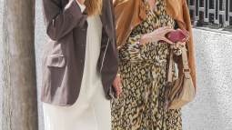 El look de día de Genoveva Casanova y su hija Amin (1)