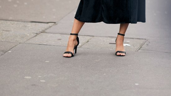 portada sandalias comodas skechers street style