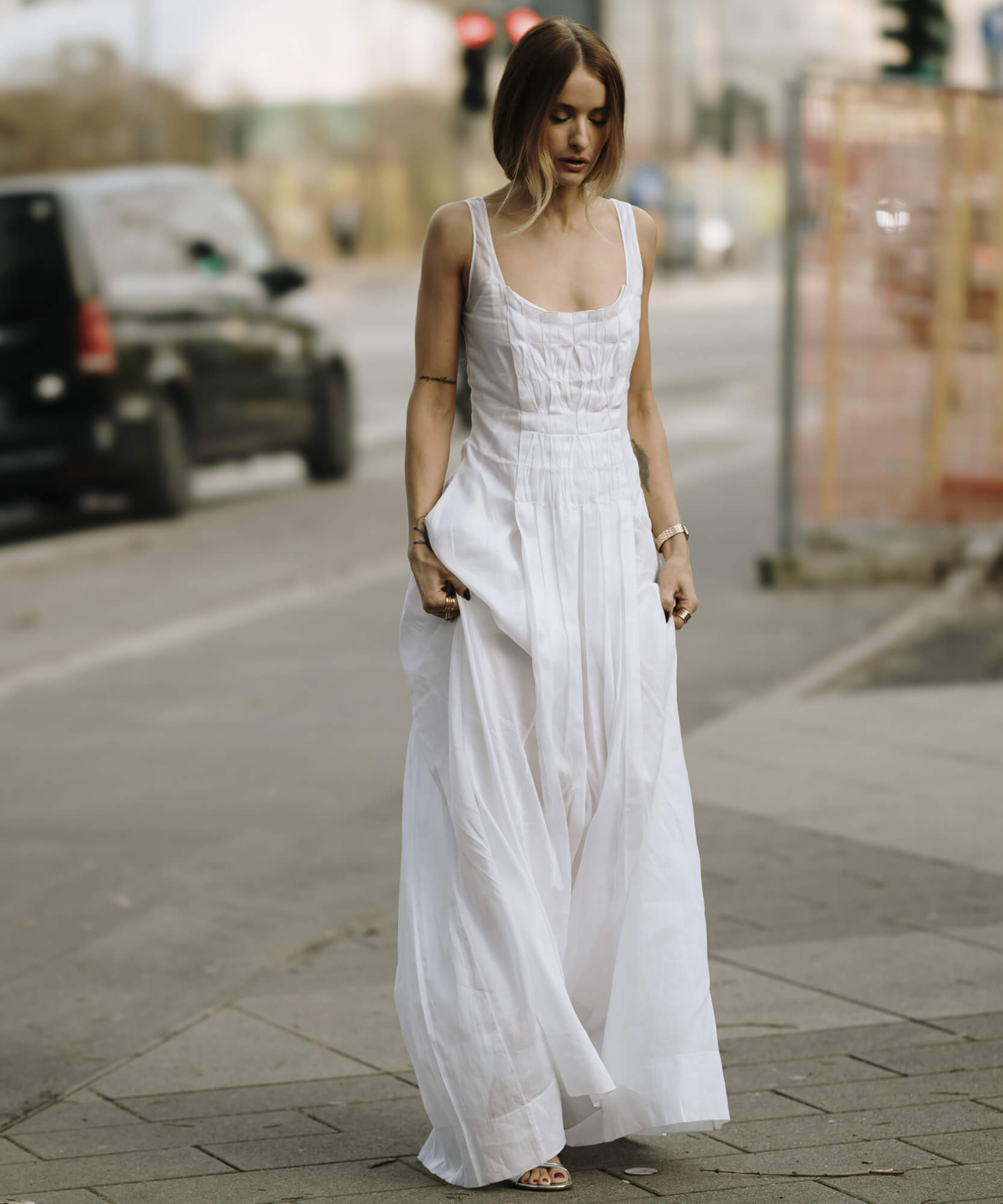 portada vestido blanco zara street style