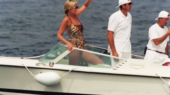 lady di bañador leopardo