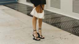 portada zapatos invitada street style