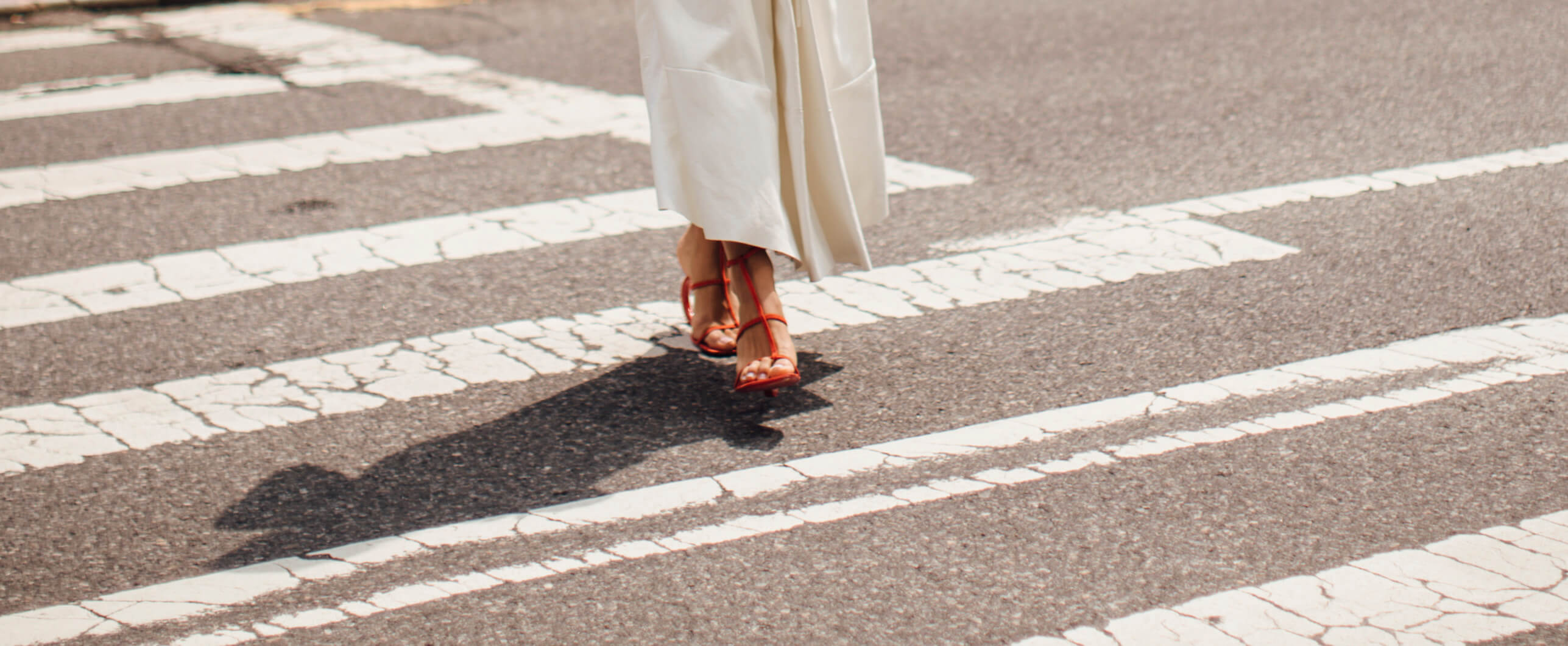 portada sandalias marta ortega massimo dutti