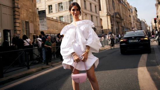Paris HC str F24 0371 street style