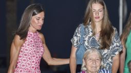 Reina Letizia, princesa Leonor e Irene de Grecia.