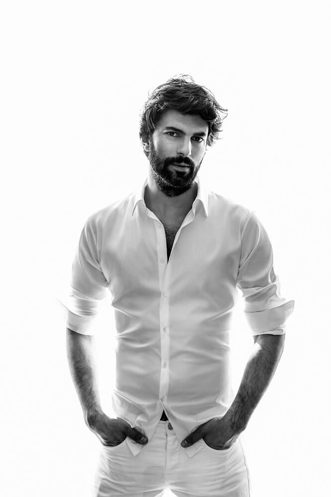 Engin Akyürek.