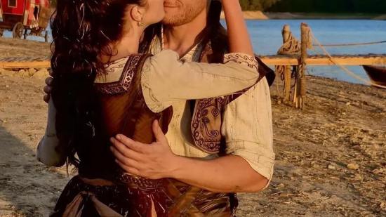 Melis Sezen y Kerem Bürsin en 'Son of a rich'