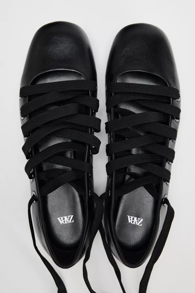 BAILARINA CORDONES PIEL
- Zara