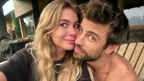 Gerard Piqué y Clara Chía en su casa de Barcelona.