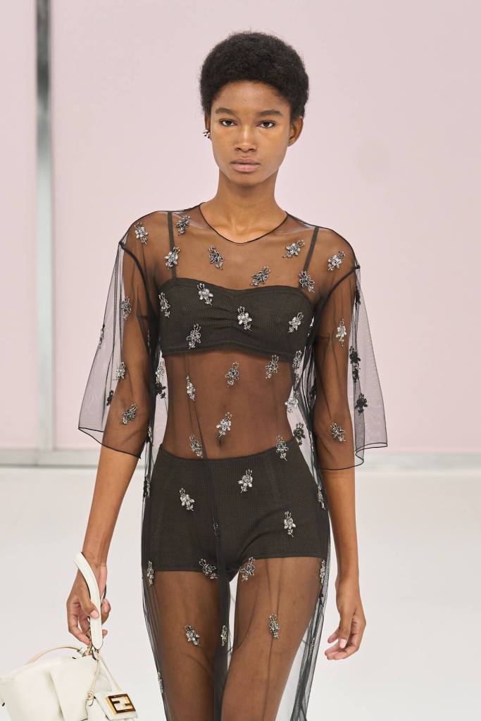 Desfile de Fendi primavera-verano 2025
- Fendi