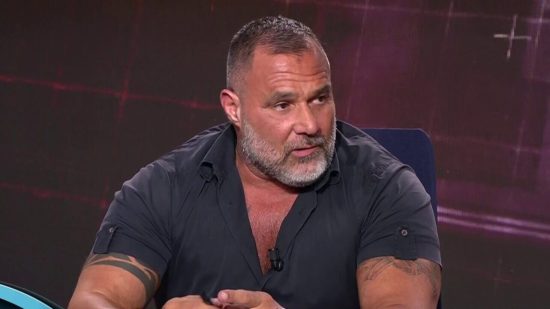 José Félix Ramajo sentado en el plató de 'Horizonte'