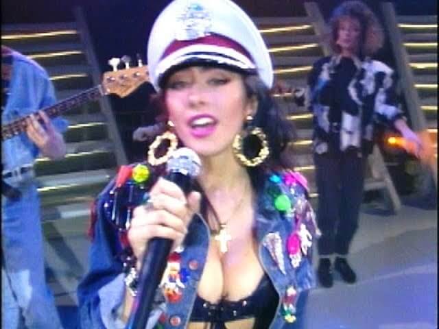 Sabrina Salerno en una actuación en 1989 cuando saltó a la fama por su tema 'Summertime Love', conocido en España como “Boys, boys, boys”