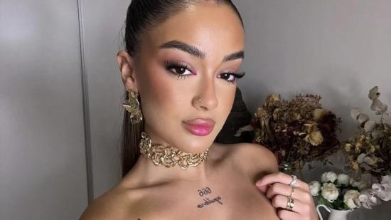Julia Janeiro - Instagram @julsjaneiro